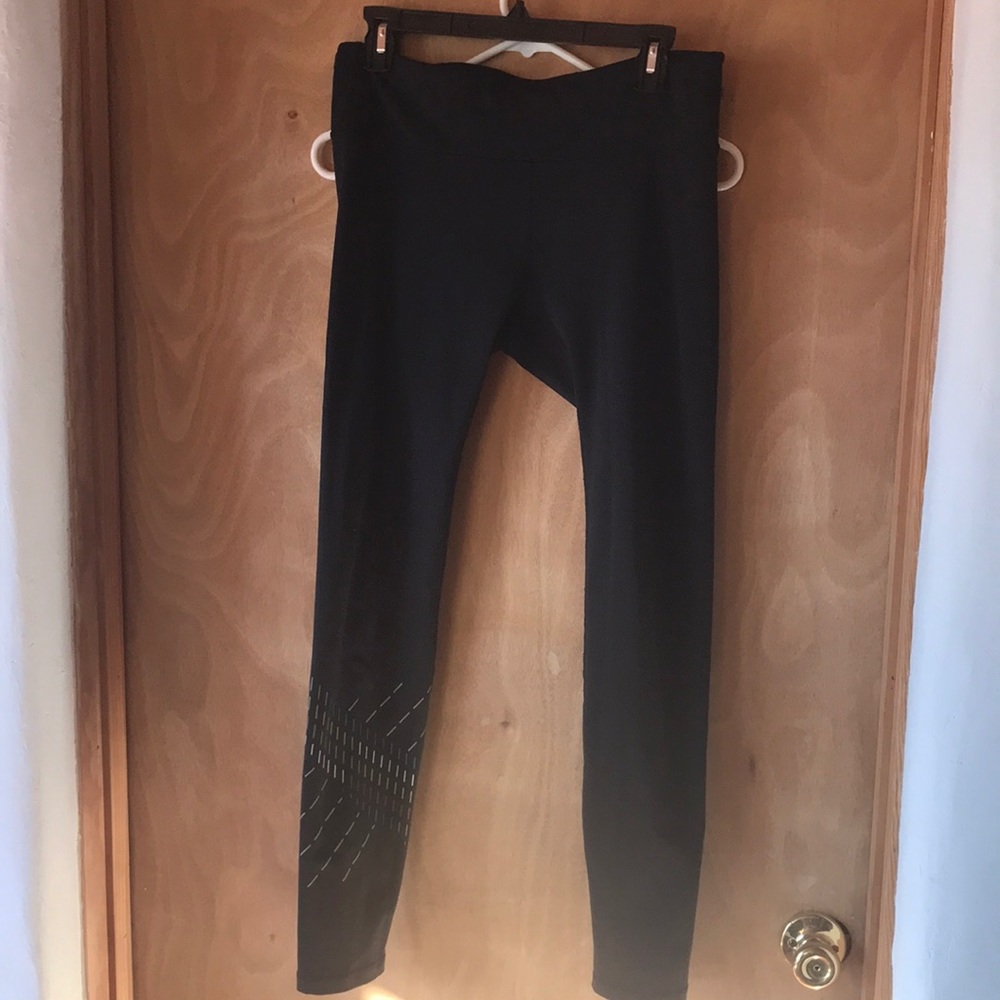 Gap fit black leggings with pocket size medium